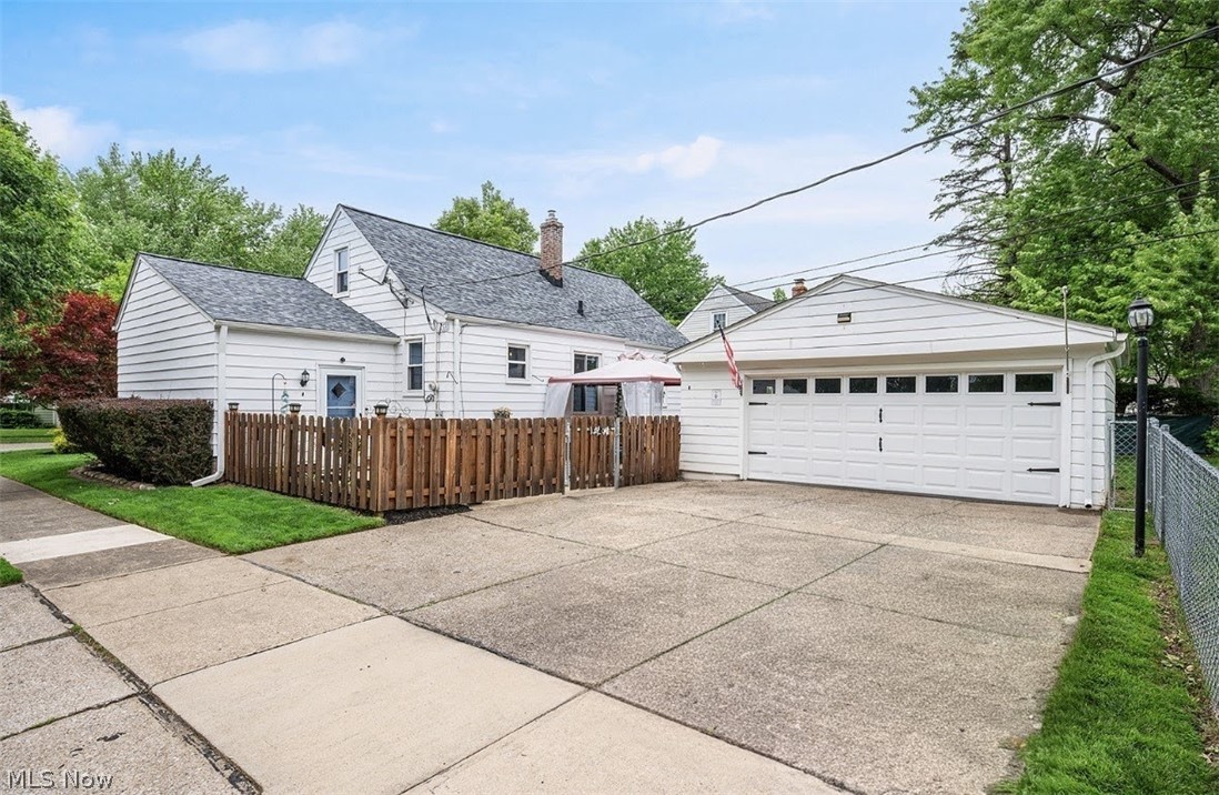 977 Learidge Road Lyndhurst OH 44124