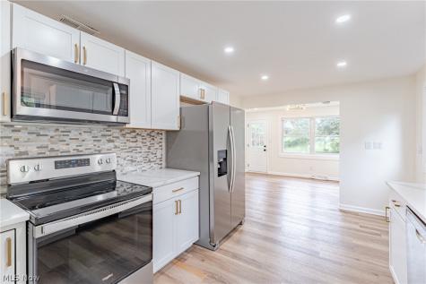 5680 Alberta Drive Lyndhurst OH 44124