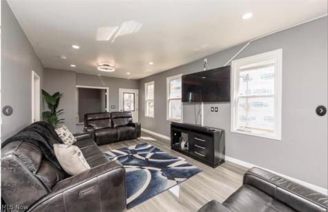 5811 Madison Avenue Cleveland OH 44102
