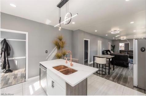 5811 Madison Avenue Cleveland OH 44102