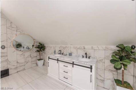 5811 Madison Avenue Cleveland OH 44102