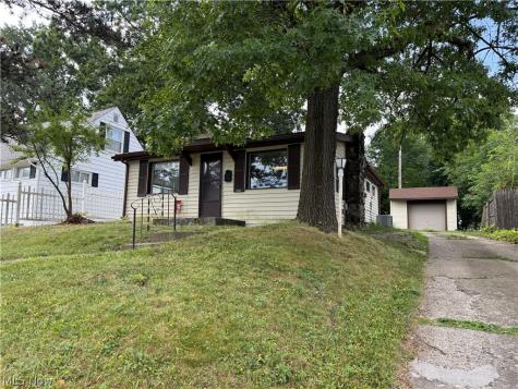 1818 Schiller Avenue Cuyahoga Falls OH 44223