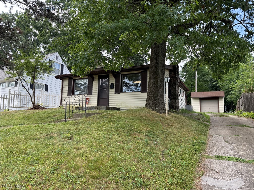 1818 Schiller Avenue Cuyahoga Falls OH 44223