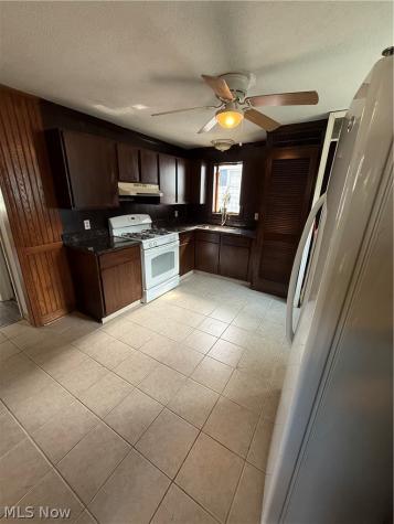 1818 Schiller Avenue Cuyahoga Falls OH 44223
