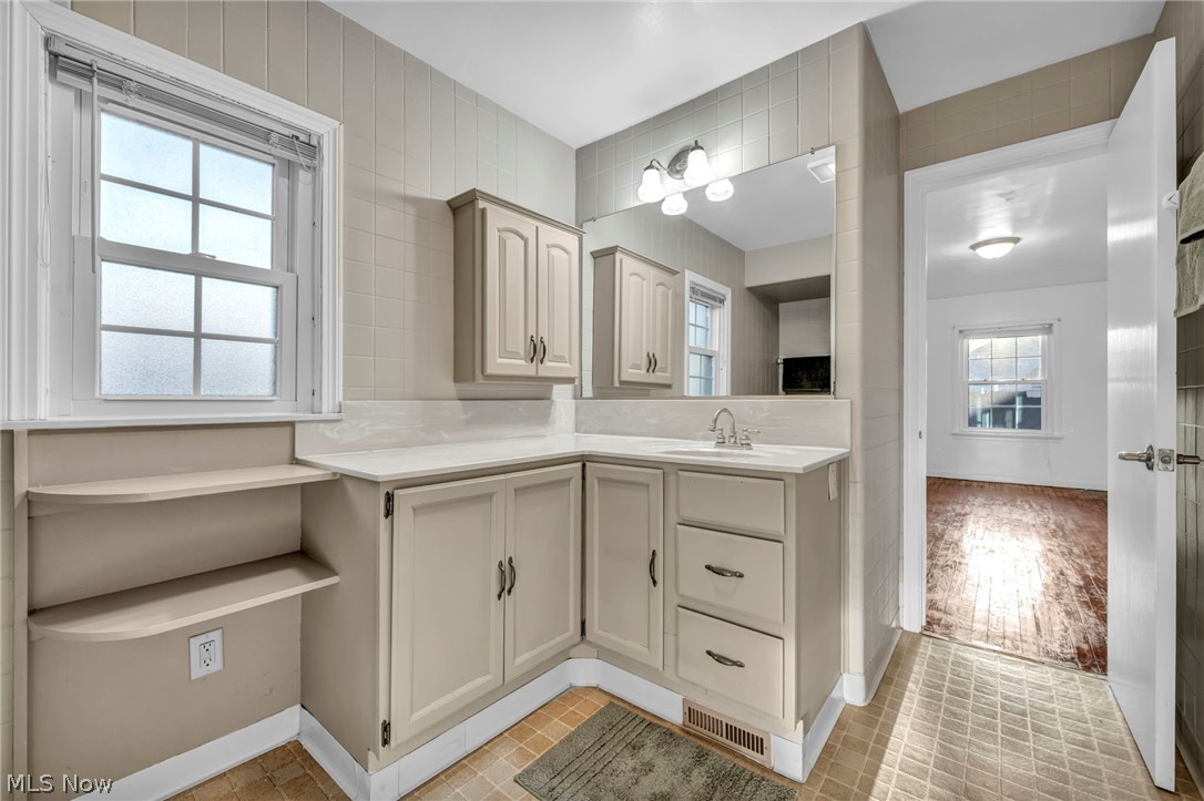 232 Edna Street Poland OH 44514