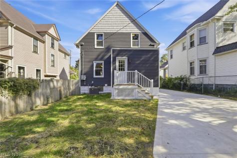 1450 Orchard Grove Avenue Lakewood OH 44107