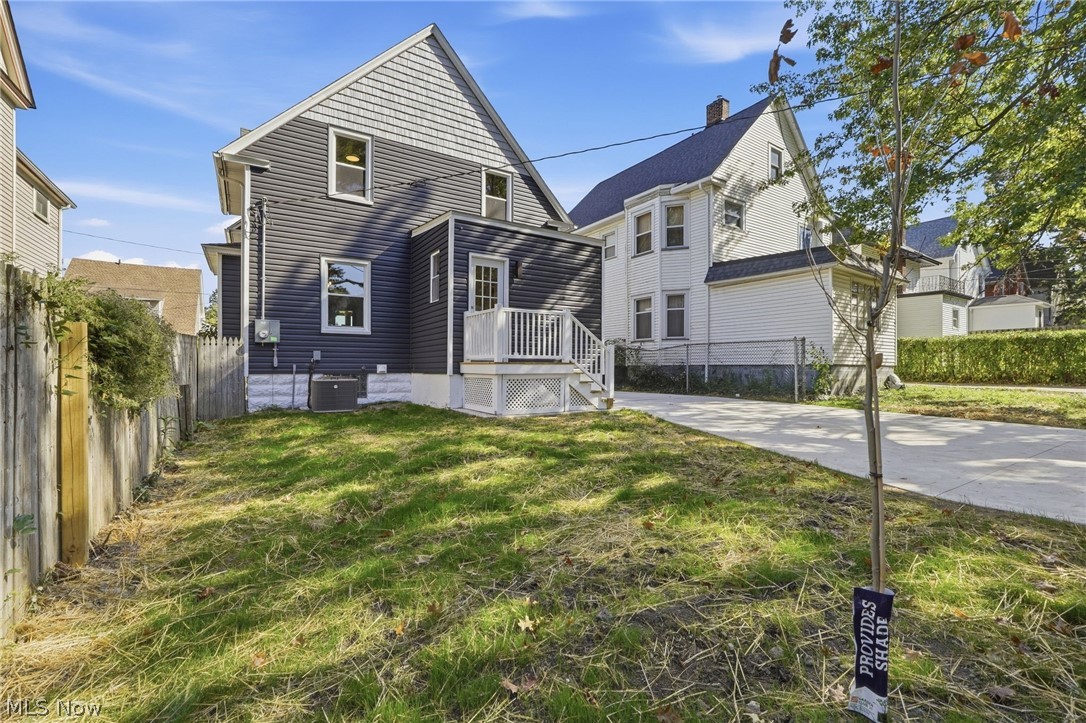 1450 Orchard Grove Avenue Lakewood OH 44107
