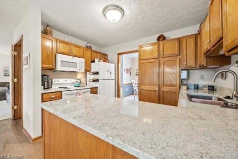 624 Royal Woods Drive Wadsworth OH 44281