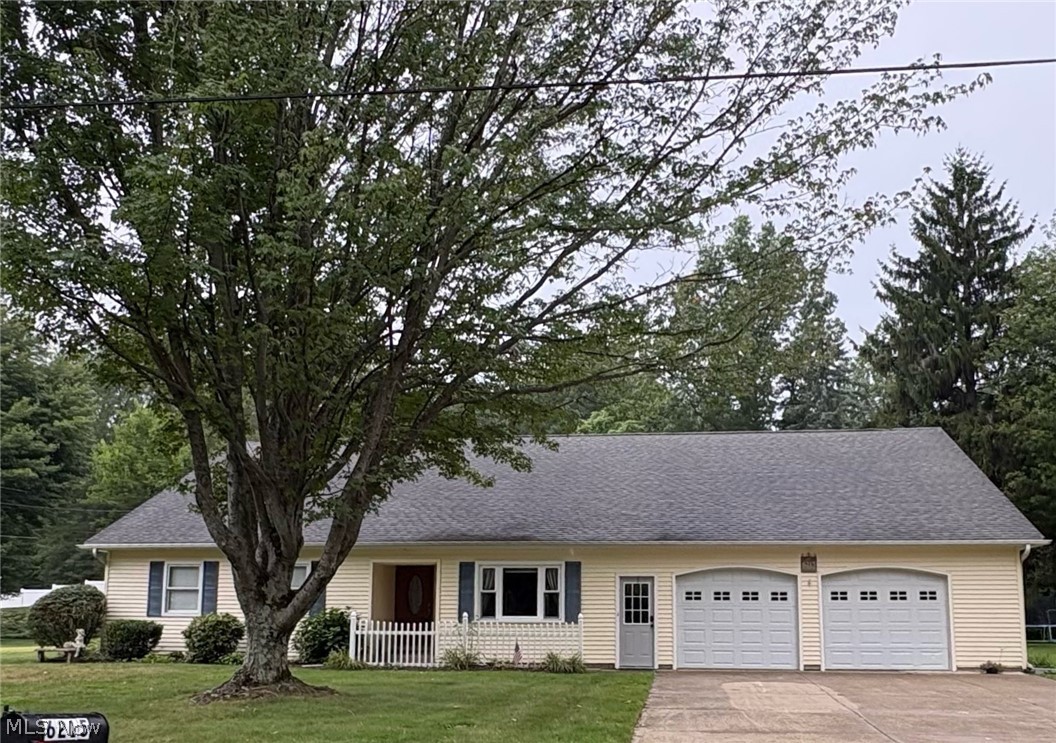6215 Robinhood Lane Ashtabula OH 44004