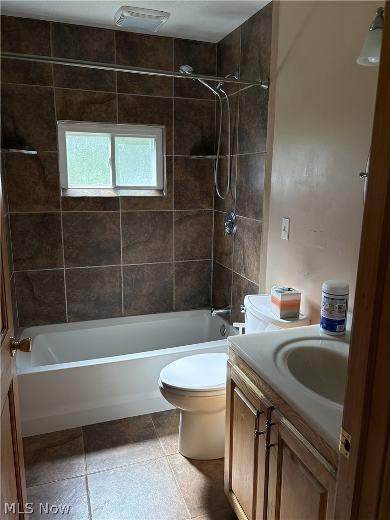 6215 Robinhood Lane Ashtabula OH 44004