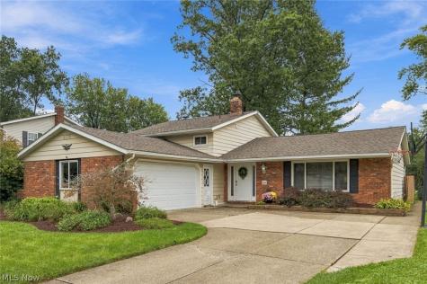 6611 Wedgewood Drive North Olmsted OH 44070