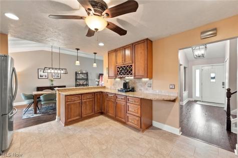 6611 Wedgewood Drive North Olmsted OH 44070