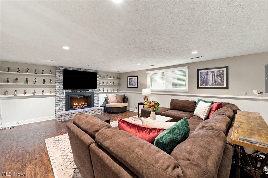 6611 Wedgewood Drive North Olmsted OH 44070