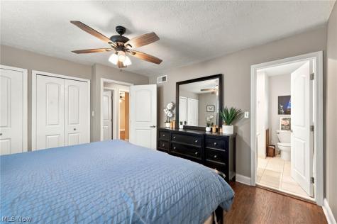 6611 Wedgewood Drive North Olmsted OH 44070