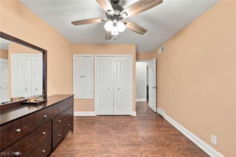 6611 Wedgewood Drive North Olmsted OH 44070