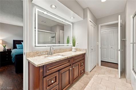 6611 Wedgewood Drive North Olmsted OH 44070