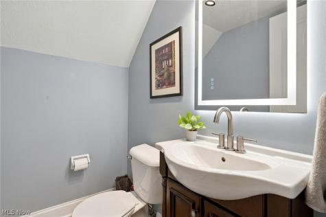6611 Wedgewood Drive North Olmsted OH 44070