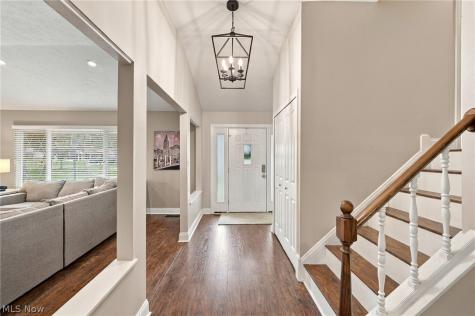 6611 Wedgewood Drive North Olmsted OH 44070