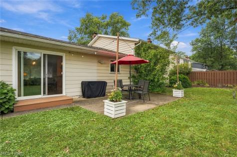 6611 Wedgewood Drive North Olmsted OH 44070