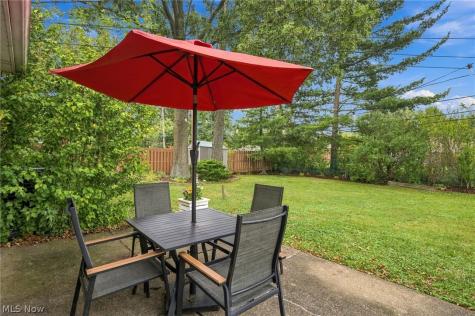 6611 Wedgewood Drive North Olmsted OH 44070
