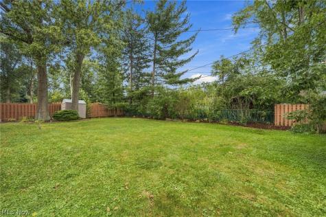 6611 Wedgewood Drive North Olmsted OH 44070