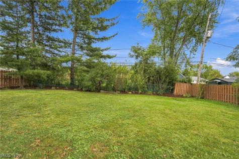 6611 Wedgewood Drive North Olmsted OH 44070