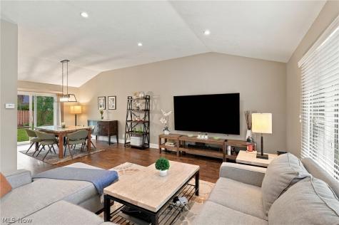 6611 Wedgewood Drive North Olmsted OH 44070