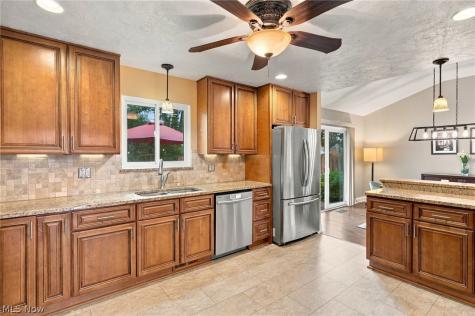 6611 Wedgewood Drive North Olmsted OH 44070