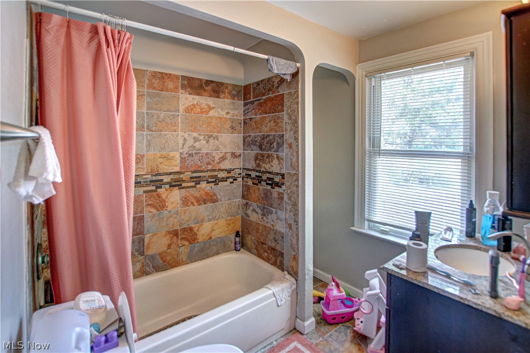 3873 E 153rd Street Cleveland OH 44128