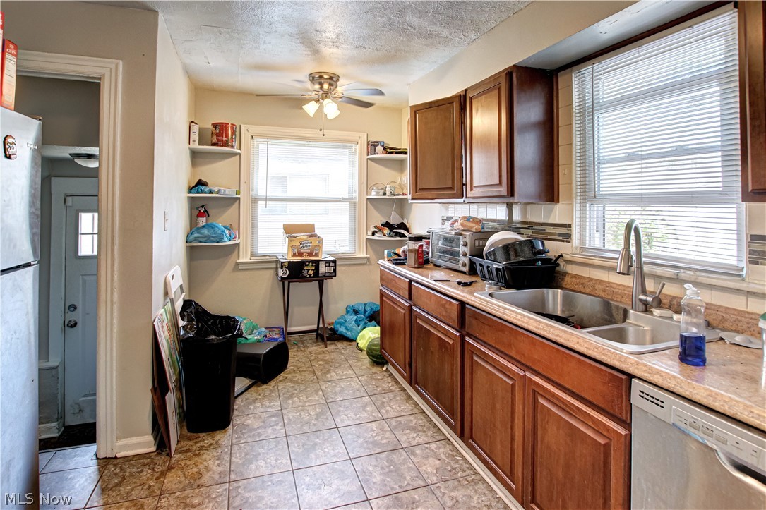 3873 E 153rd Street Cleveland OH 44128