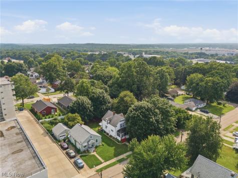 284 E Park Avenue Barberton OH 44203
