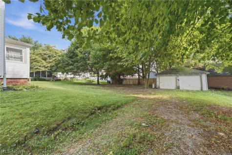 284 E Park Avenue Barberton OH 44203