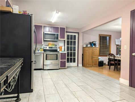 1049 S Thoman Street Crestline OH 44827