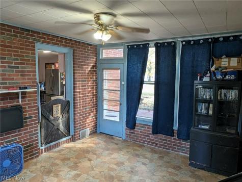 1049 S Thoman Street Crestline OH 44827