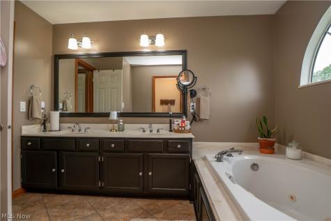 8037 Glendevan Street NW Massillon OH 44646