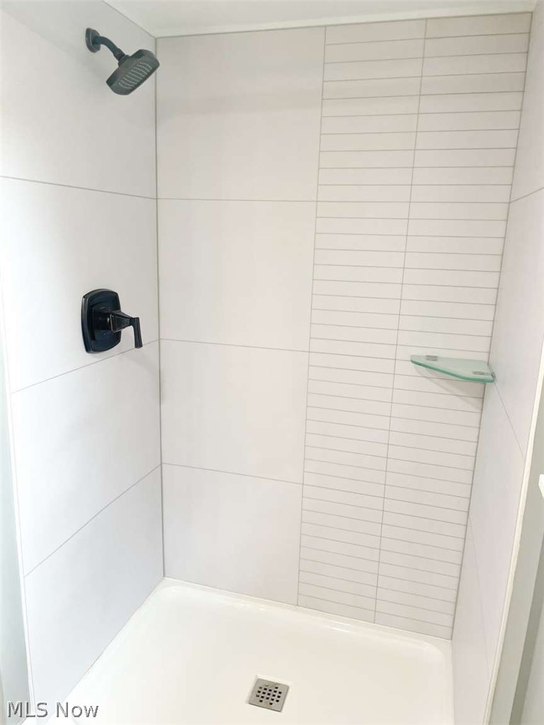 229 Old Oak Drive Cortland OH 44410