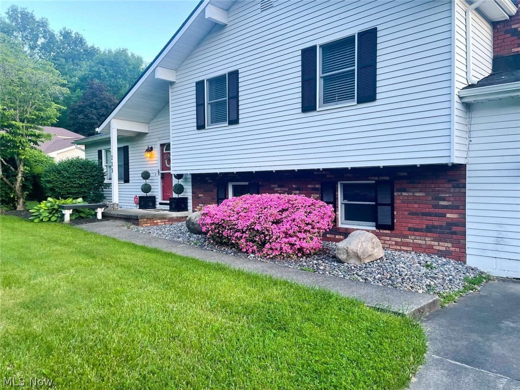 229 Old Oak Drive Cortland OH 44410
