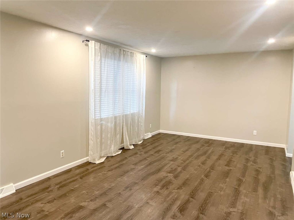 229 Old Oak Drive Cortland OH 44410
