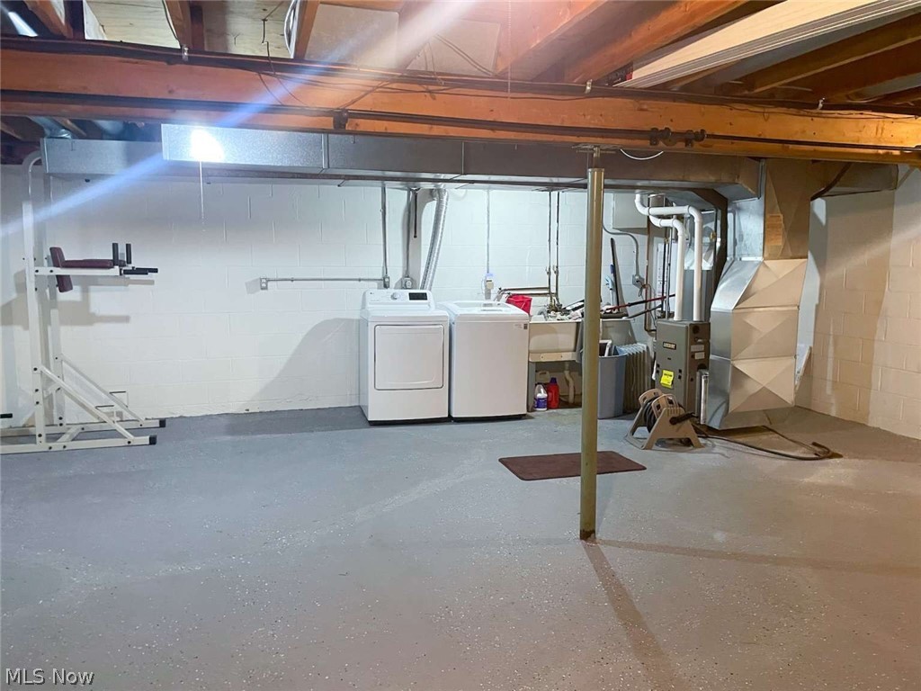 229 Old Oak Drive Cortland OH 44410