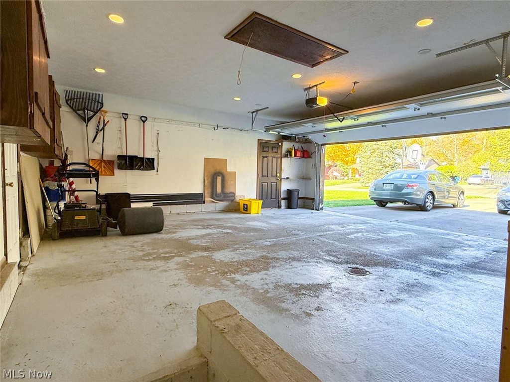 229 Old Oak Drive Cortland OH 44410