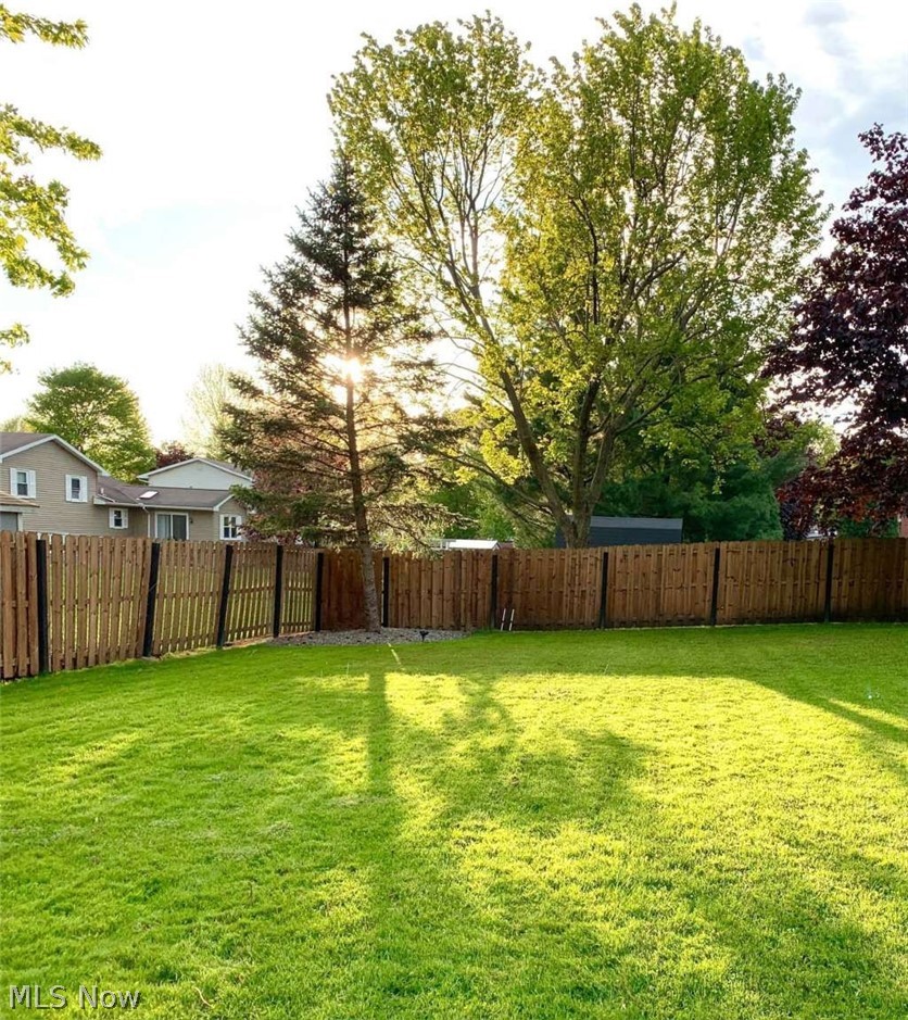 229 Old Oak Drive Cortland OH 44410