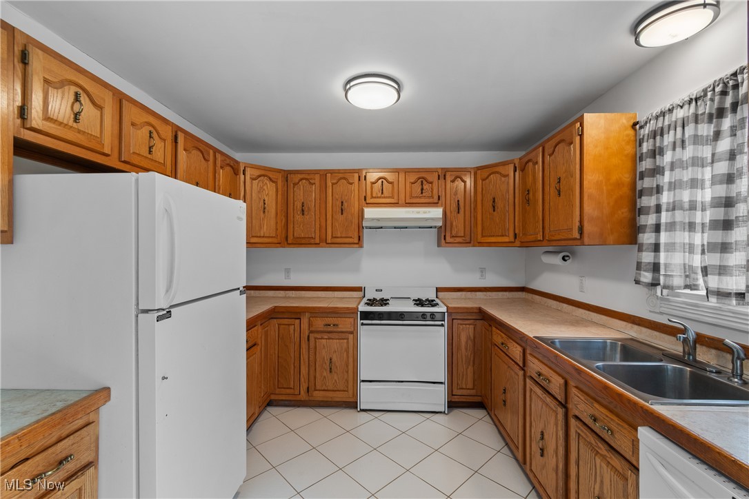 4057 Paumier Avenue Louisville OH 44641