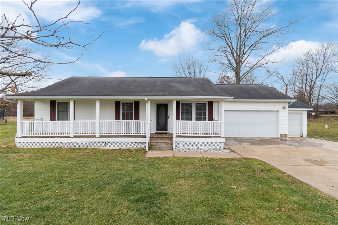 4057 Paumier Avenue Louisville OH 44641