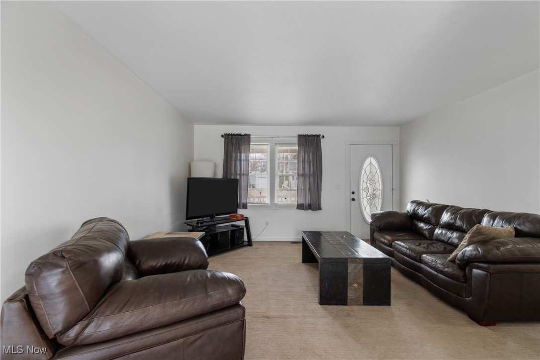 4057 Paumier Avenue Louisville OH 44641