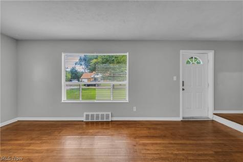 28161 Tremaine Drive Euclid OH 44132