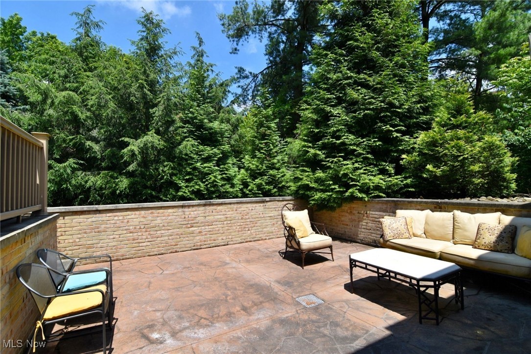 10 Hyde Park Beachwood OH 44122