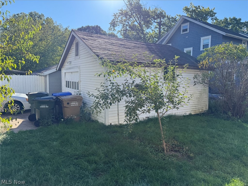 1012 Sackett Avenue Cuyahoga Falls OH 44221