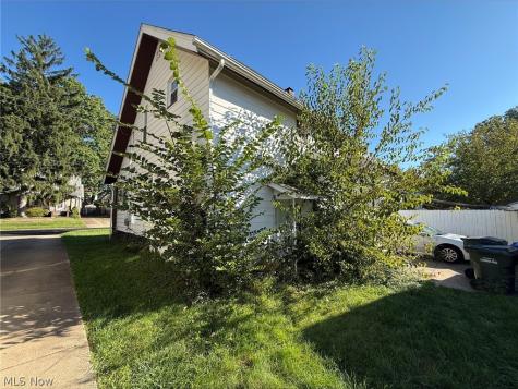 1012 Sackett Avenue Cuyahoga Falls OH 44221