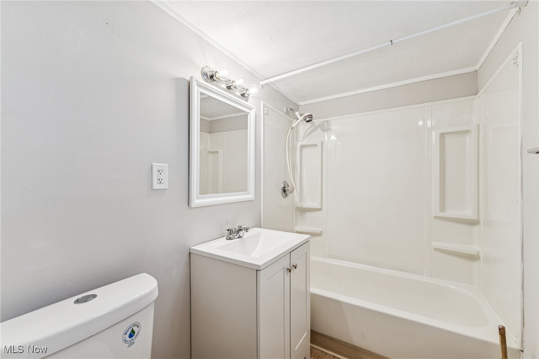 5144 Oakmont Drive Lyndhurst OH 44124