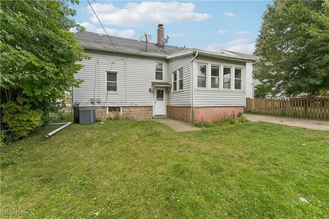 5144 Oakmont Drive Lyndhurst OH 44124